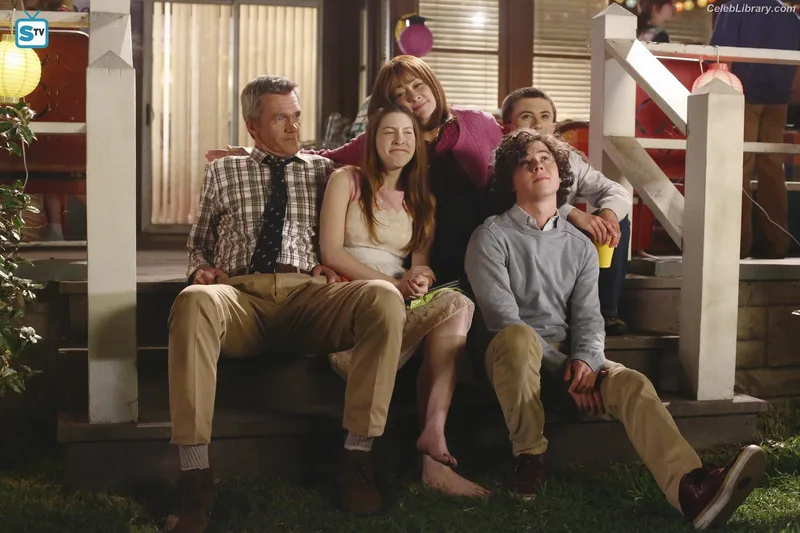Eden Sher photo 10 of 43