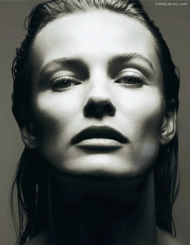Edita Vilkeviciute photo 16 of 65