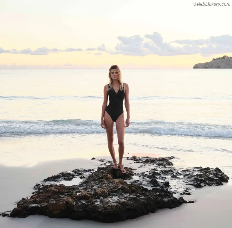 Edita Vilkeviciute photo 5 of 65