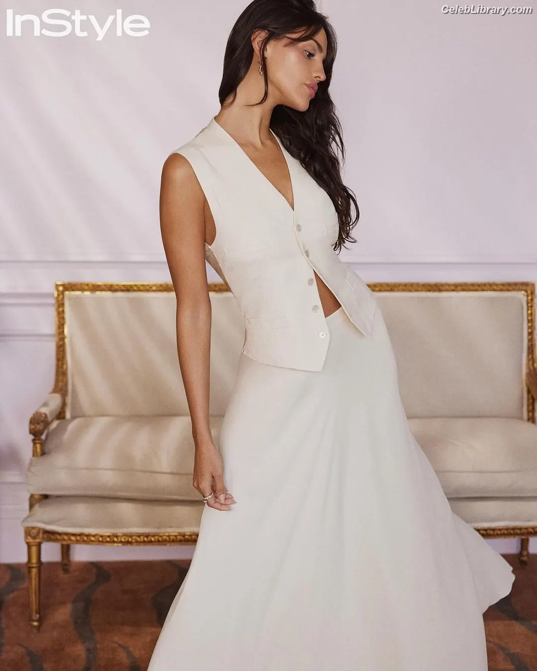 Eiza Gonzalez photo 17 of 1938