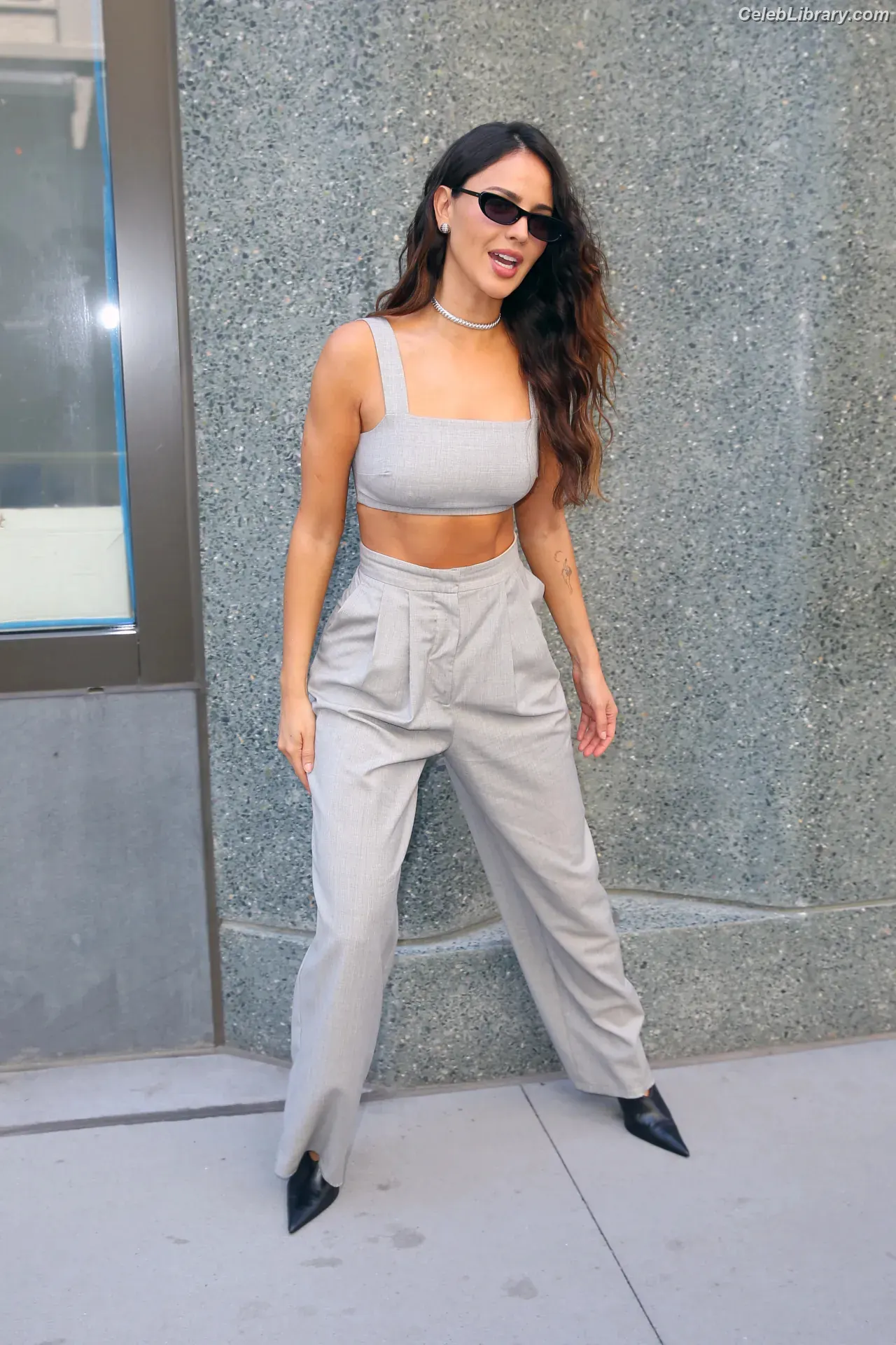 Eiza Gonzalez photo 17 of 1938