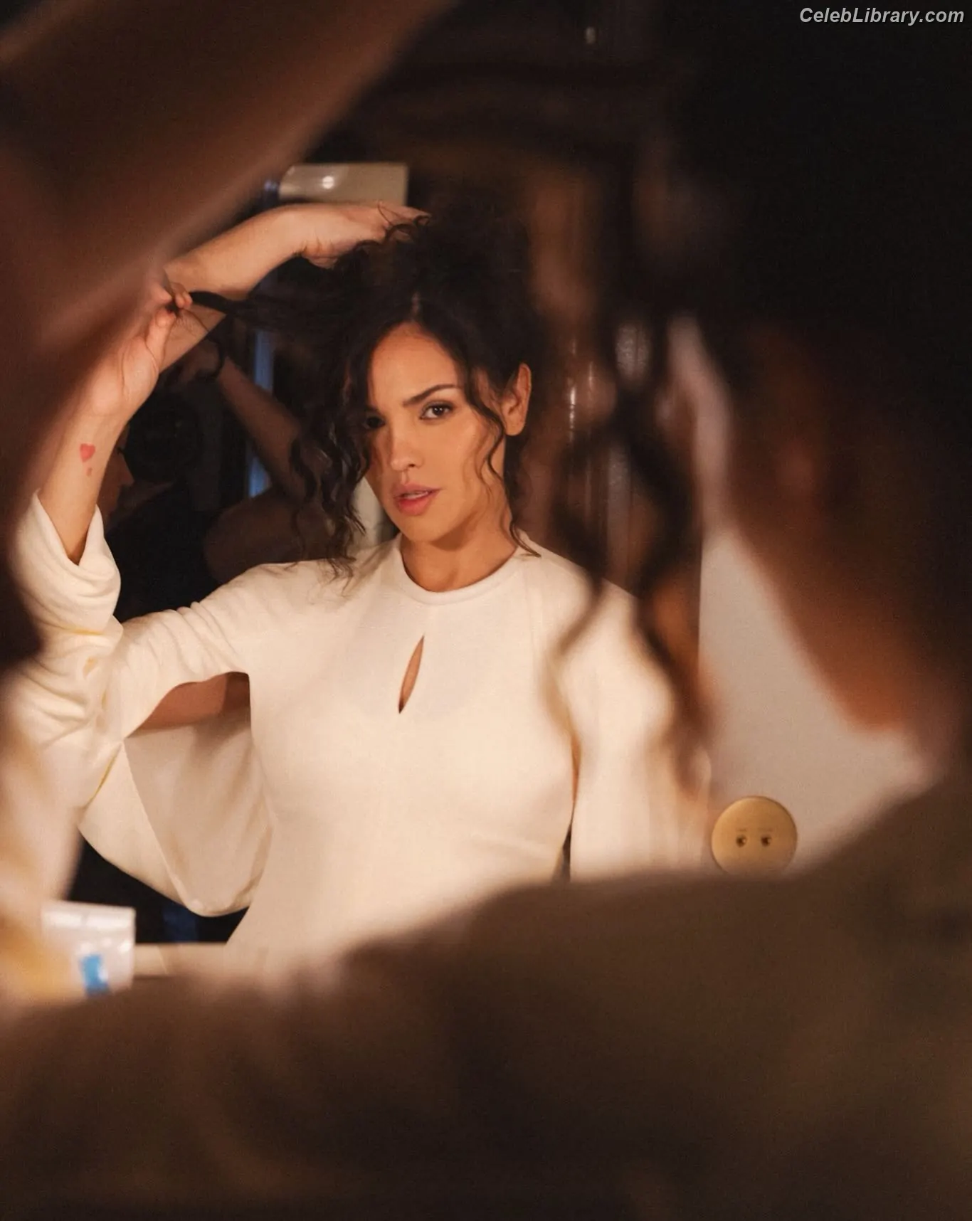 Eiza Gonzalez photo 10 of 1938