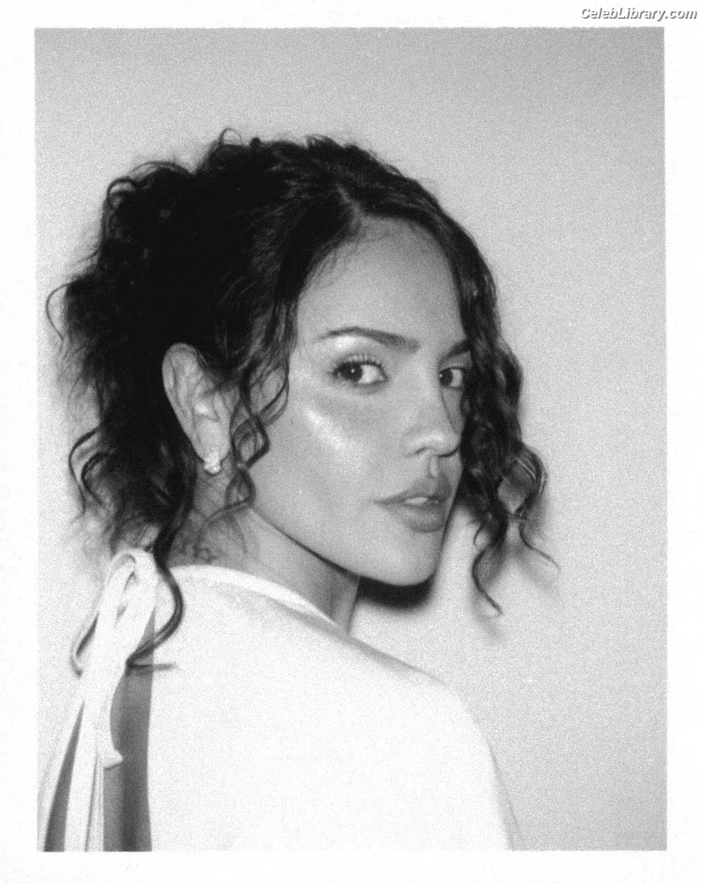 Eiza Gonzalez photo 11 of 1938