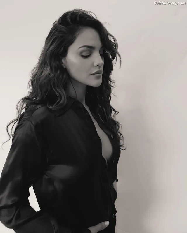 Eiza Gonzalez photo 2 of 1935