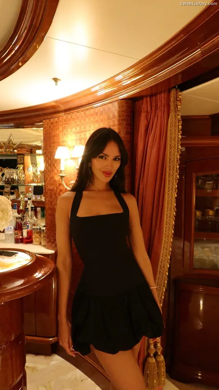 Eiza Gonzalez photo 14 of 1935