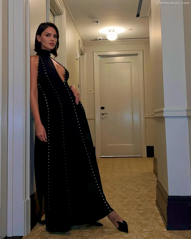 Eiza Gonzalez photo 6 of 1935