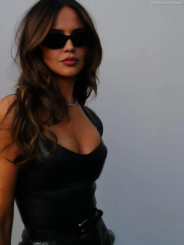 Eiza Gonzalez photo 17 of 1935