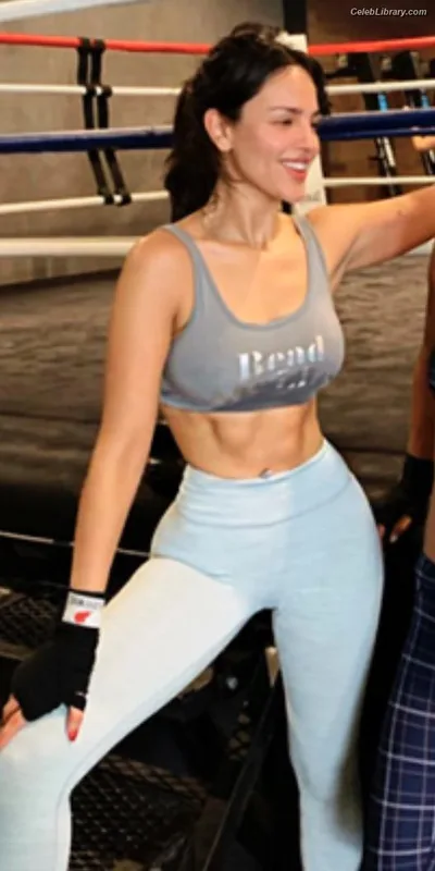 Eiza Gonzalez photo 5 of 1935