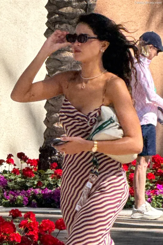 Eiza Gonzalez photo 11 of 1935