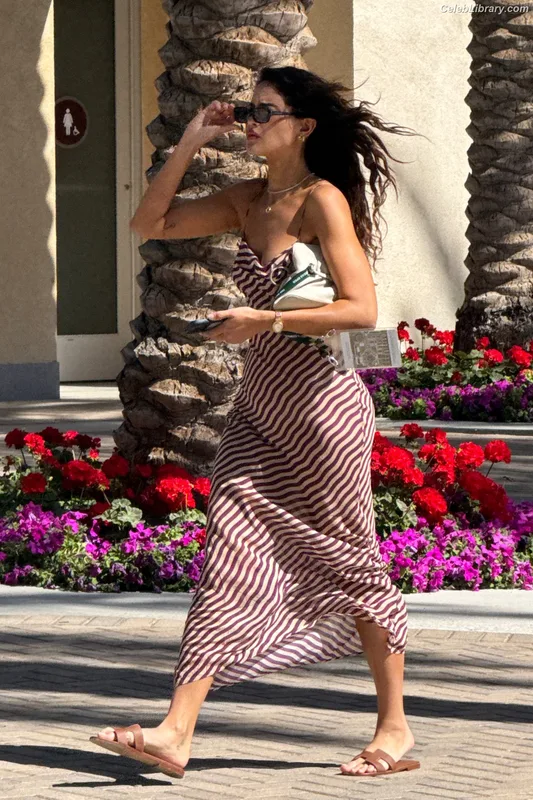 Eiza Gonzalez photo 11 of 1935