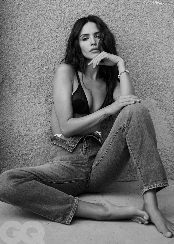 Eiza Gonzalez photo 7 of 1935