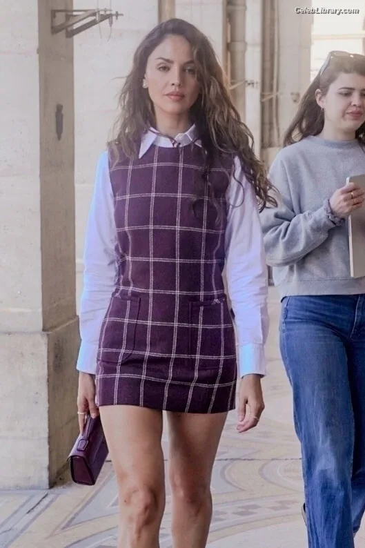 Eiza Gonzalez photo 6 of 1935