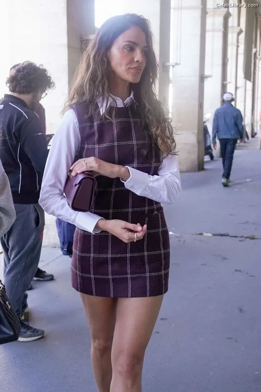 Eiza Gonzalez photo 16 of 1935