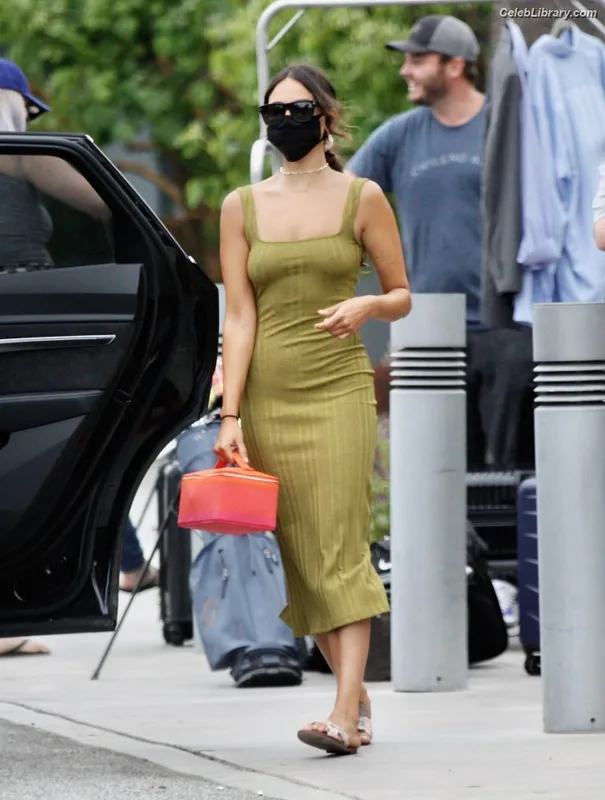 Eiza Gonzalez photo 22 of 1935