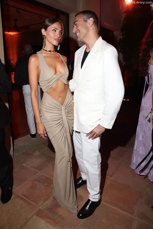 Eiza Gonzalez photo 13 of 1935