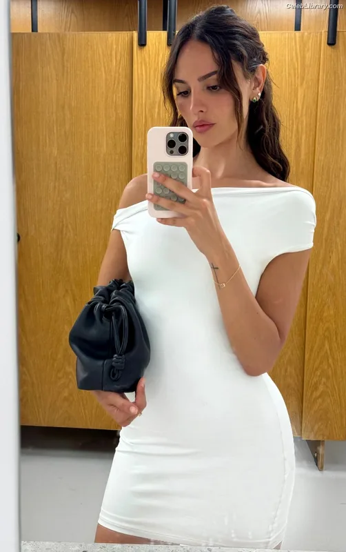 Eiza Gonzalez photo 24 of 1935