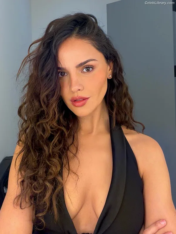 Eiza Gonzalez photo 9 of 1935