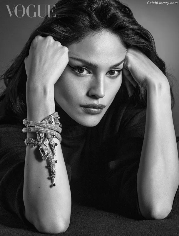 Eiza Gonzalez photo 12 of 1935