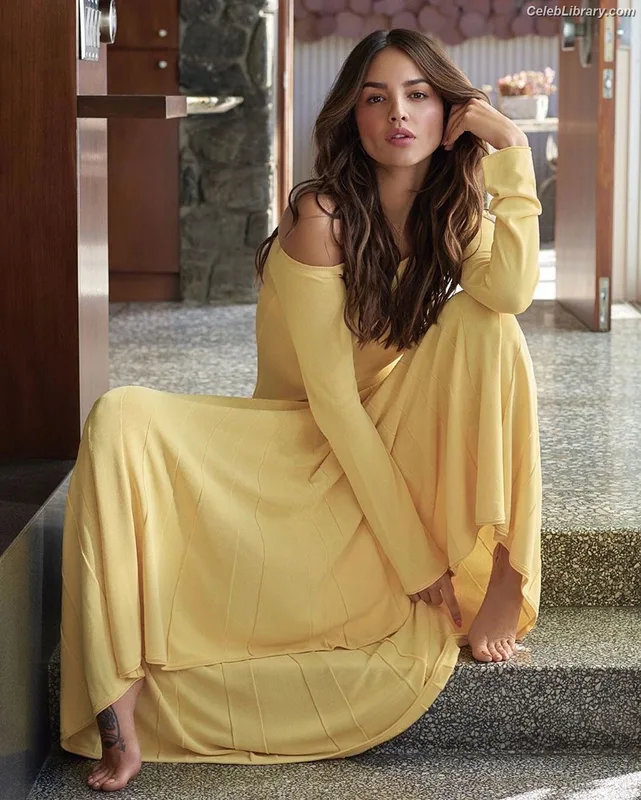Eiza Gonzalez photo 22 of 1935