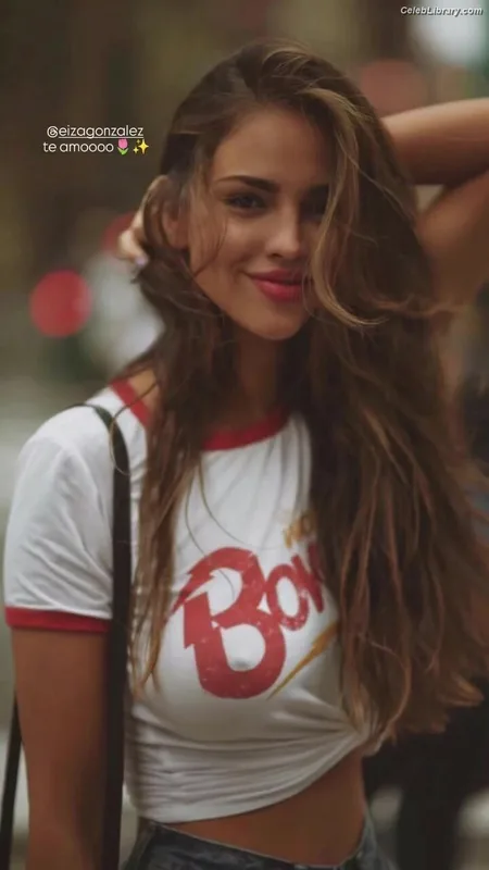 Eiza Gonzalez photo 19 of 1935