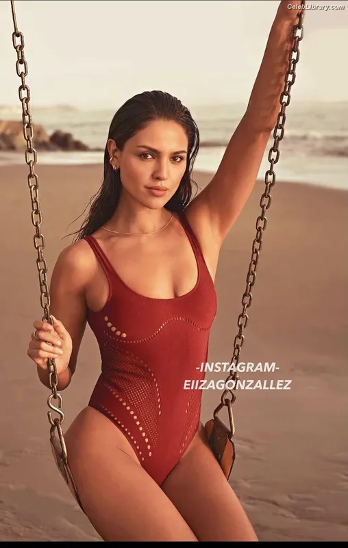 Eiza Gonzalez photo 14 of 1935