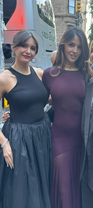 Eiza Gonzalez photo 3 of 1935