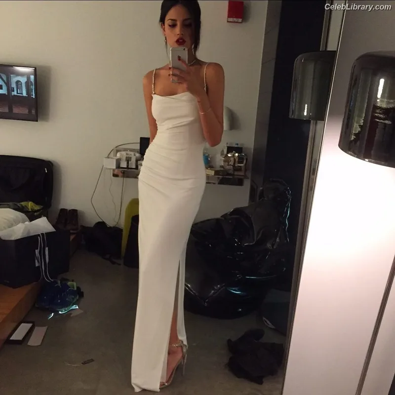 Eiza Gonzalez photo 6 of 1935