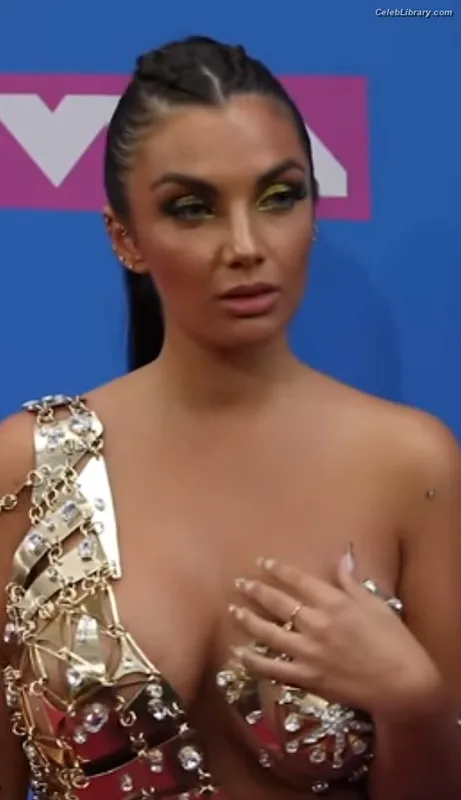 Elettra Lamborghini photo 14 of 75