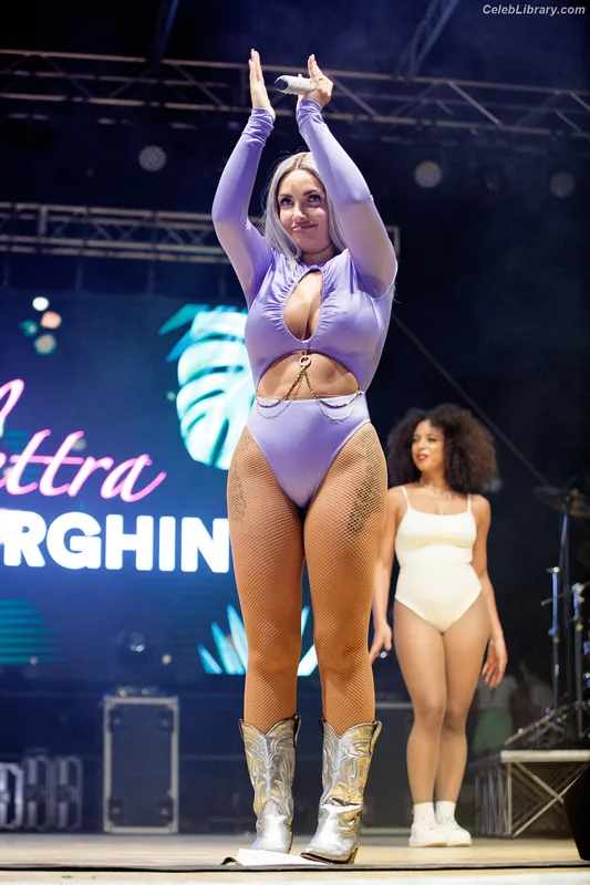 Elettra Lamborghini photo 8 of 75