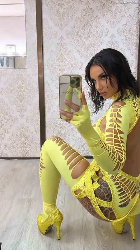 Elettra Lamborghini photo 22 of 75