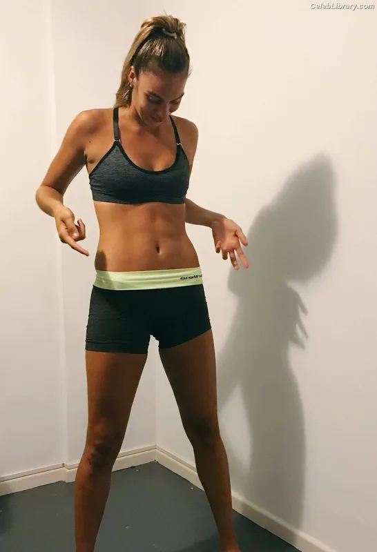 Elina Rodríguez photo 4 of 84