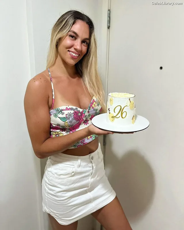 Elina Rodríguez photo 2 of 84