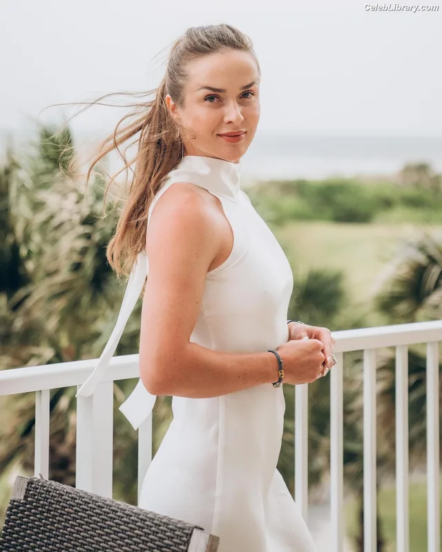 Elina Svitolina photo 10 of 73