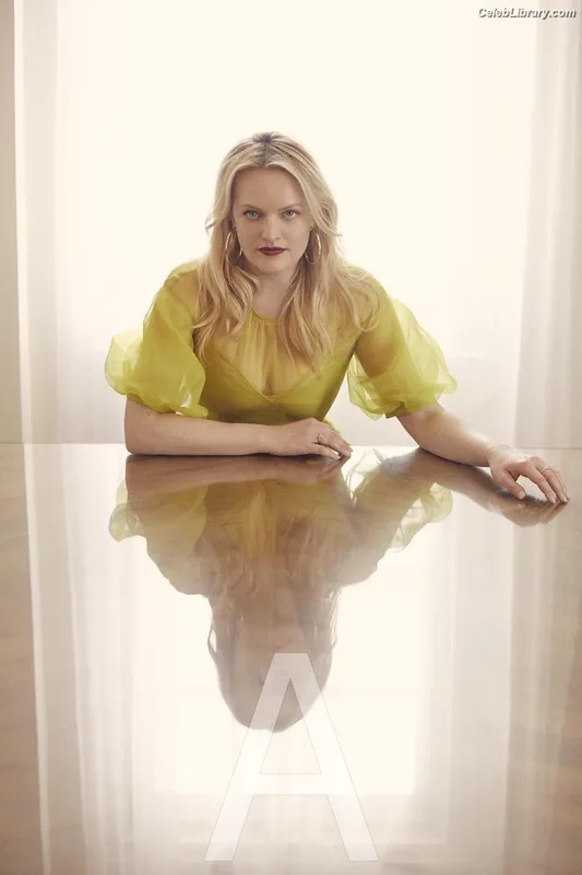 Elisabeth Moss photo 2 of 187