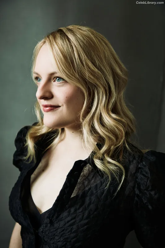 Elisabeth Moss photo 20 of 187