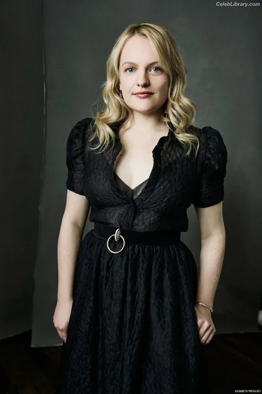 Elisabeth Moss photo 21 of 187