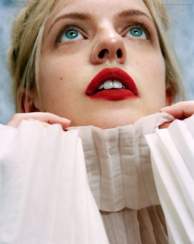 Elisabeth Moss photo 6 of 187
