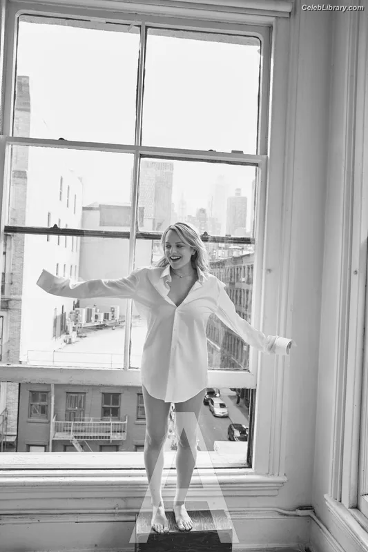 Elisabeth Moss photo 13 of 187