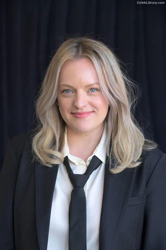 Elisabeth Moss photo 24 of 187