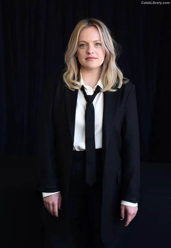 Elisabeth Moss photo 1 of 187