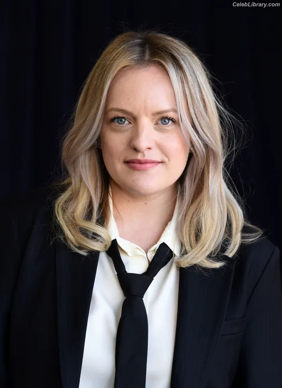 Elisabeth Moss photo 2 of 187
