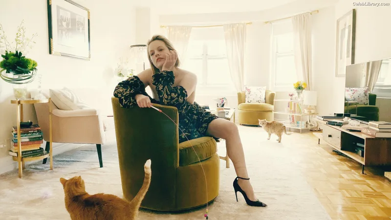 Elisabeth Moss photo 12 of 187