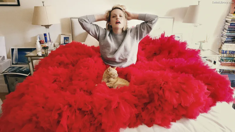 Elisabeth Moss photo 16 of 187