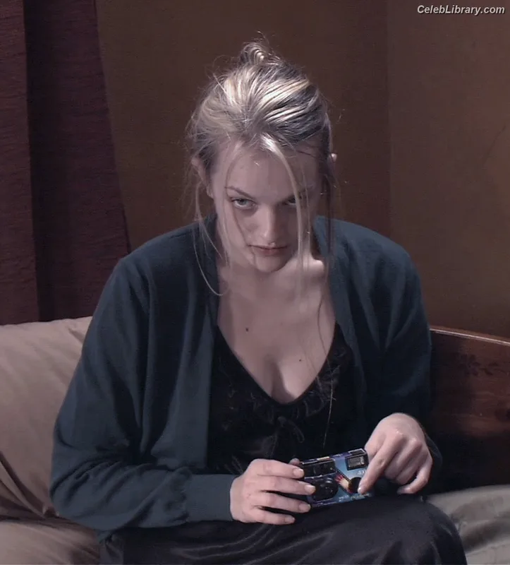 Elisabeth Moss photo 4 of 187