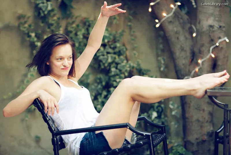 Elisabeth Moss photo 7 of 187