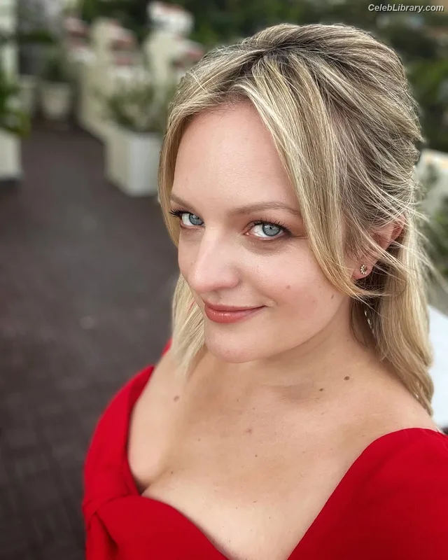 Elisabeth Moss photo 6 of 187