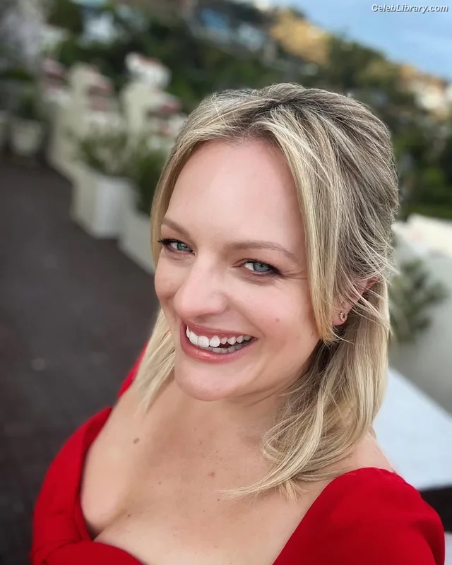 Elisabeth Moss photo 7 of 187