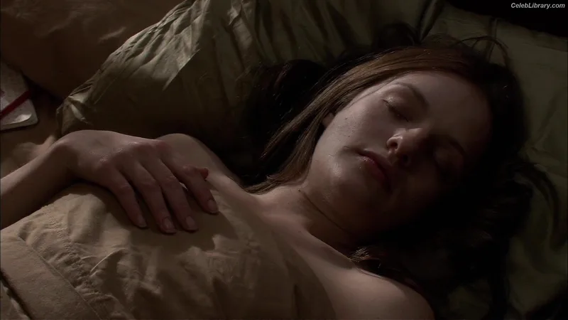 Elisabeth Moss photo 10 of 187
