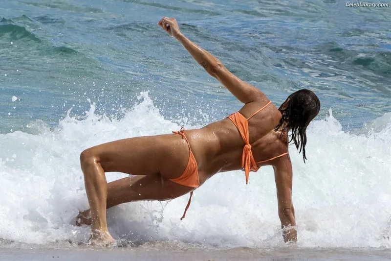 Elisabetta Canalis photo 17 of 844
