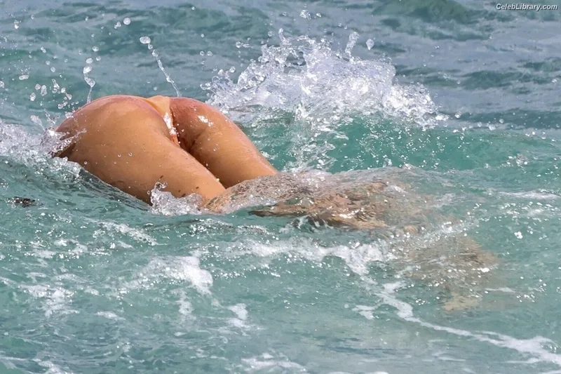 Elisabetta Canalis photo 5 of 844